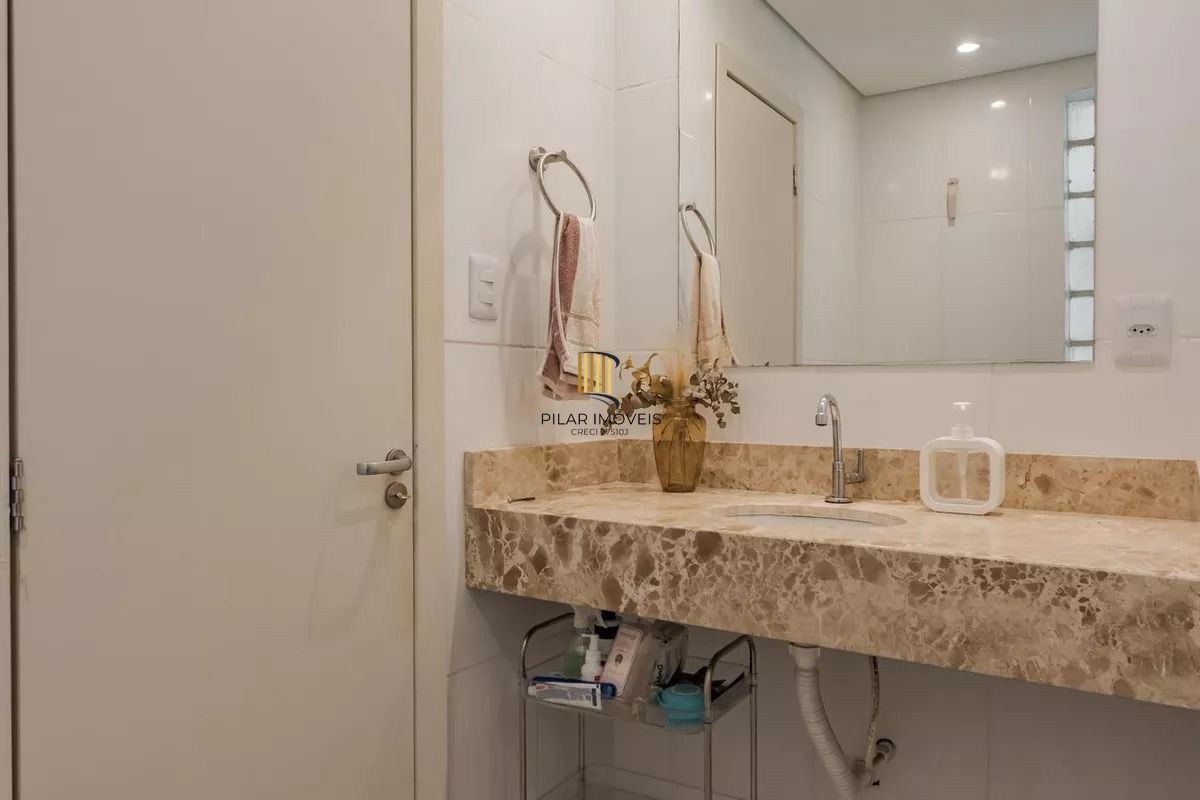 Apartamento no bairro Independência de 3 dormitórios