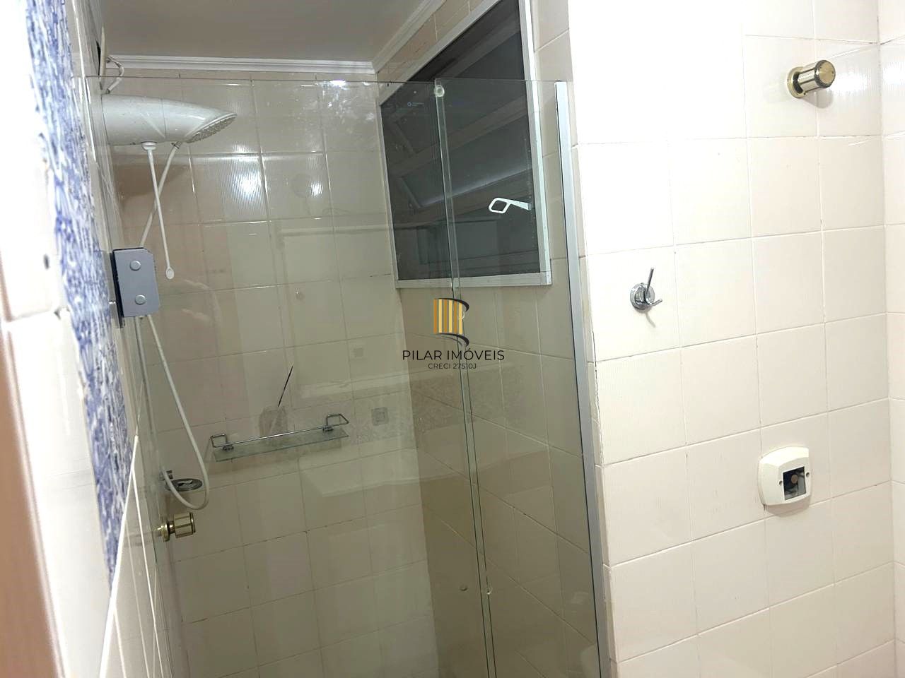 Apartamento no Cristal de 2 dormitórios, dependência e vaga