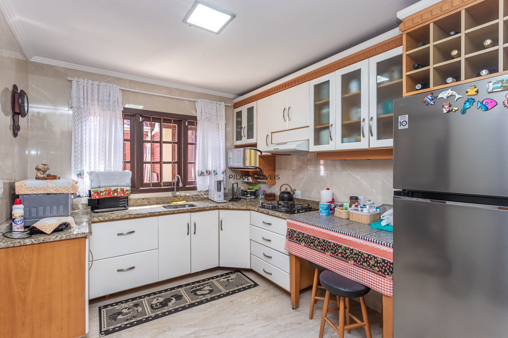 Casa 3 dormitórios no bairro Camaquã