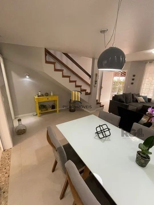 Sobrado 2 dormitórios no bairro Morro Santana