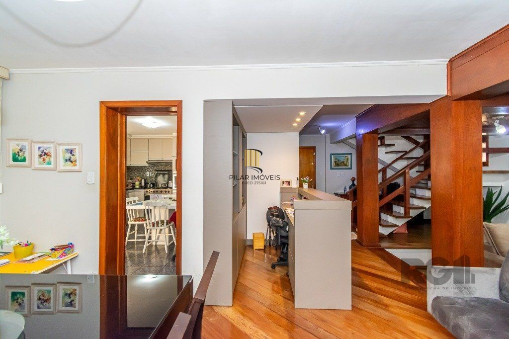 Casa 4 Dormitório(s) Bairro Jardim Planalto