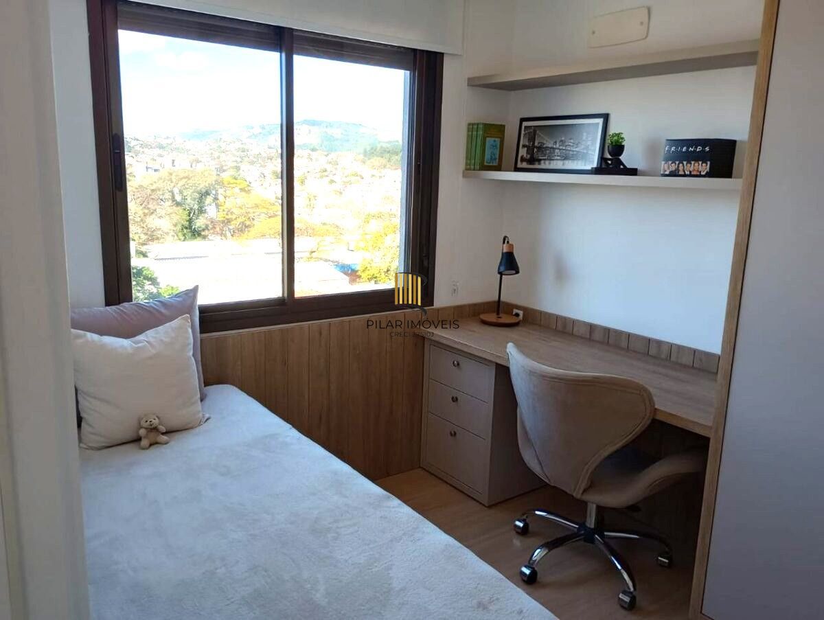 Apartamento de 2 dormitórios e 2 vagas DESOCUPADO