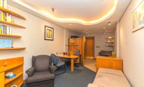 Sala comercial no bairro Petrópolis mobiliada
