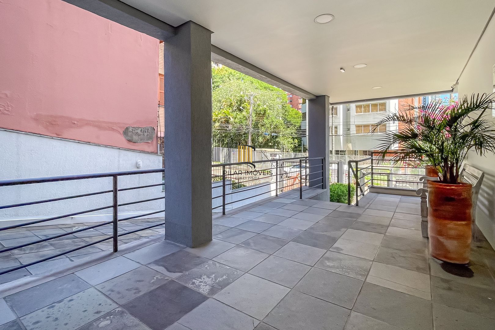 Apartamento Garden no bairro Pertrópolis de 3 dormitórios e 2 vagas DESOCUPADO