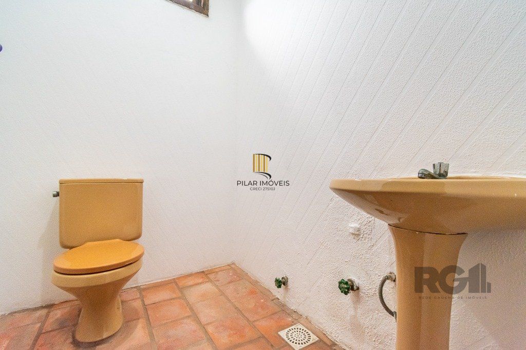 Casa no Jardim Itu com 5 dormitórios e 2 vagas e piscina