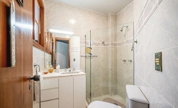 Cobertura duplex no bairro Petrópolis de 3 dormitórios vaga e terraço