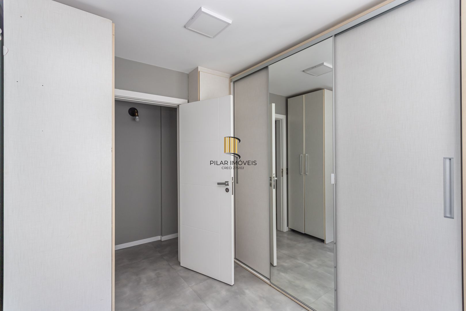 Apartamento Garden no bairro Pertrópolis de 3 dormitórios e 2 vagas DESOCUPADO