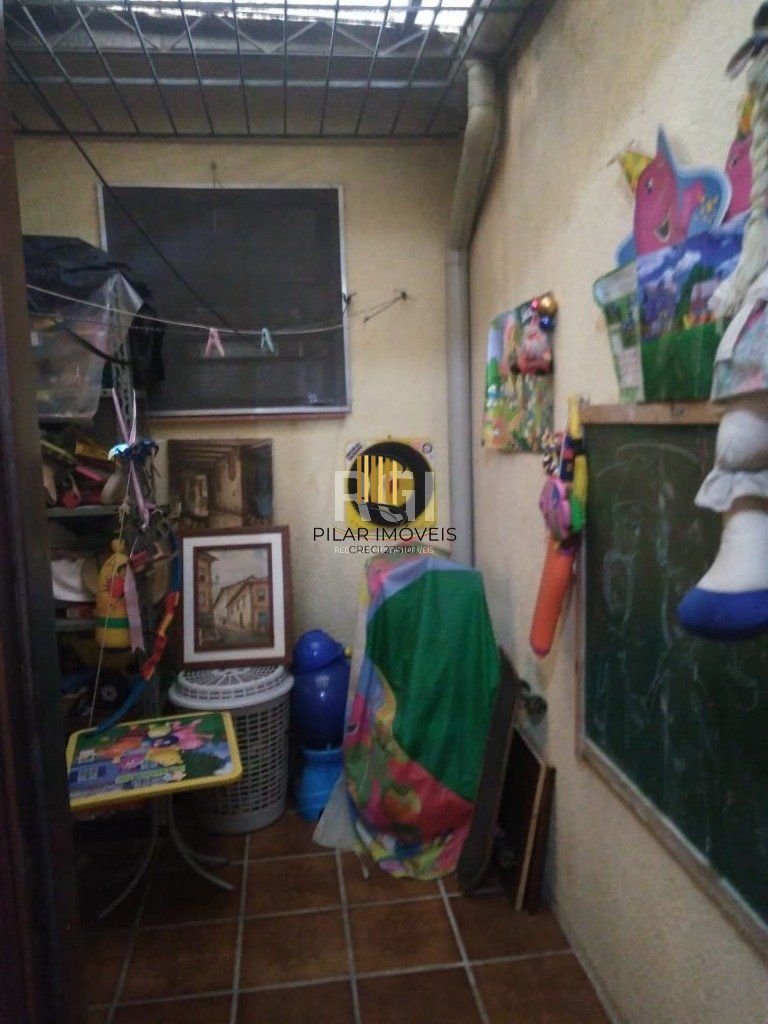 Casa para Venda - 340m², 4 dormitórios, sendo 2 suites, 3 vagas - Jardim Lindóia