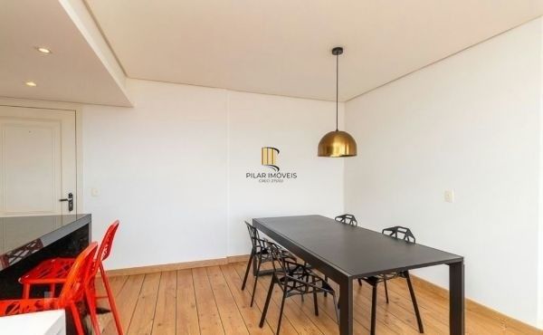 Apartamento no bairro Higienópolis de 2 dormitórios e 2 vagas