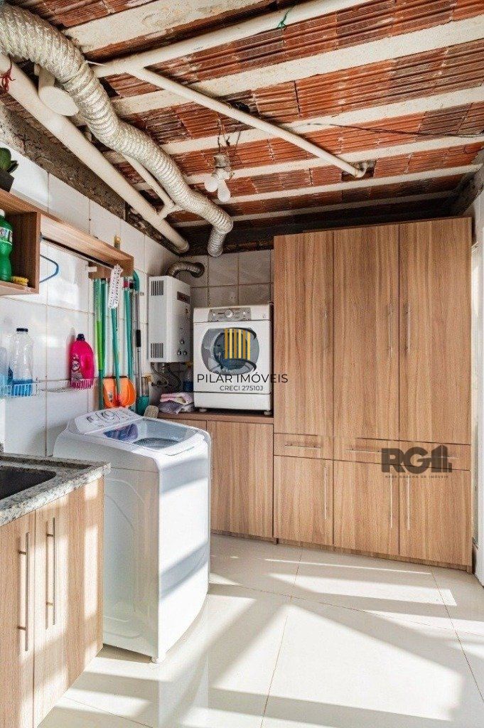 Casa 4 dormitórios no bairro Chácara das Pedras