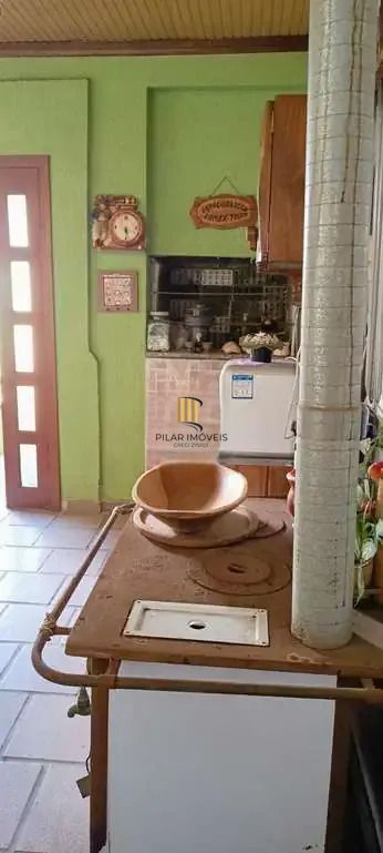 Casa 3 dormitórios no bairro Jardim Algarve