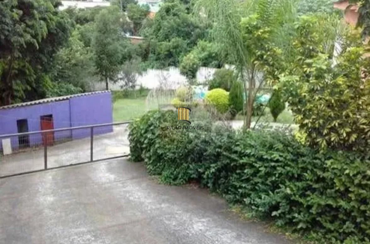 Casa no bairro Três Figueiras II em Viamão de 2 dormitórios e pátio com piscina