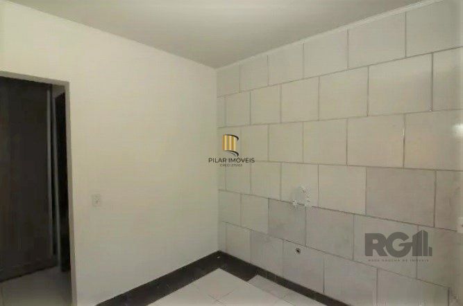 Casa em condomínio de 3 dormitórios e vaga no Partenon