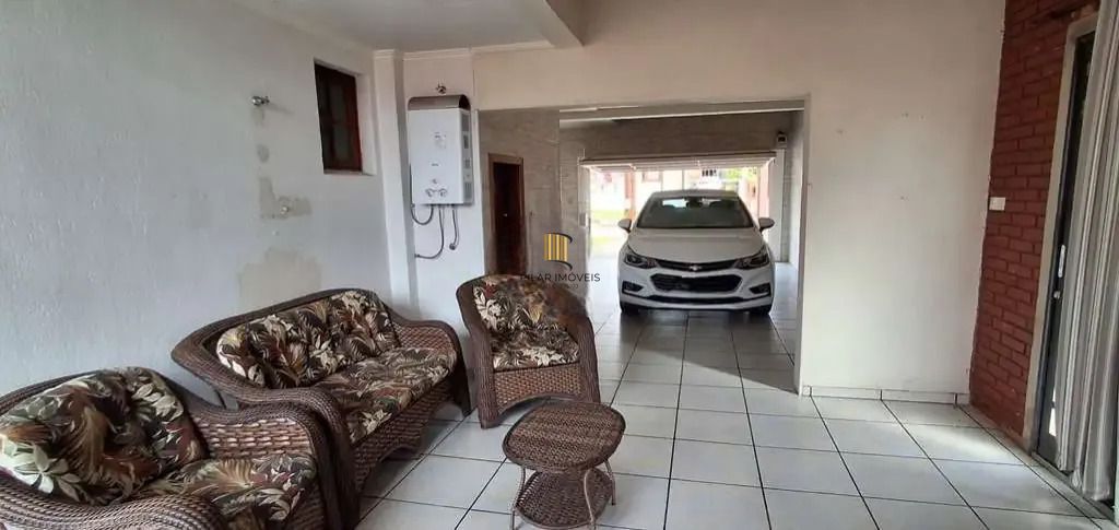 Casa 3 dormitórios no bairro Passo das Pedras