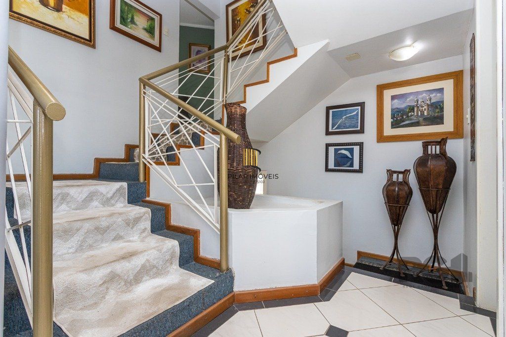 casa sobrado no Alto Petrópolis de 5 dormitórios e 3 vagas