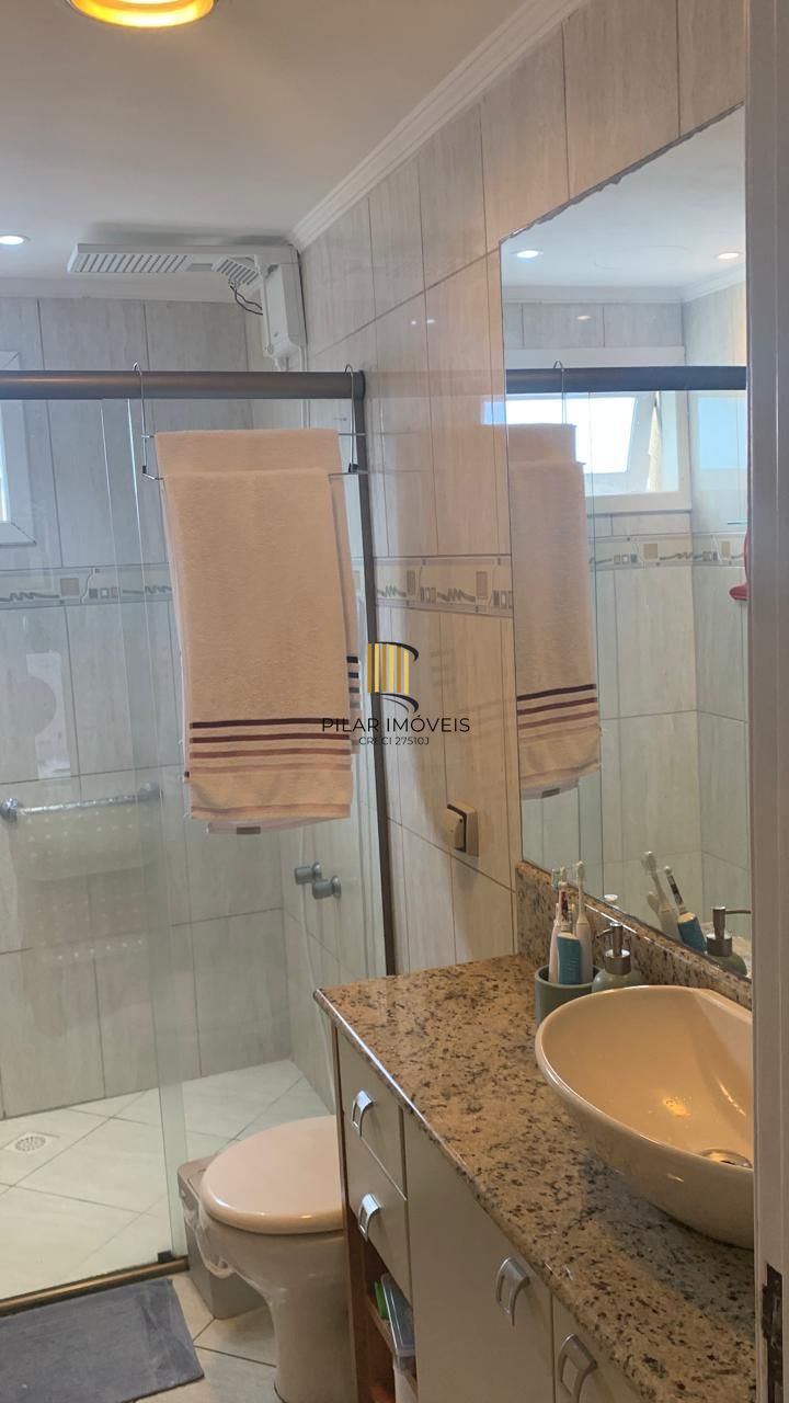 Apartamento no bairro Vila Ipiranga de 2 dormitórios e vaga