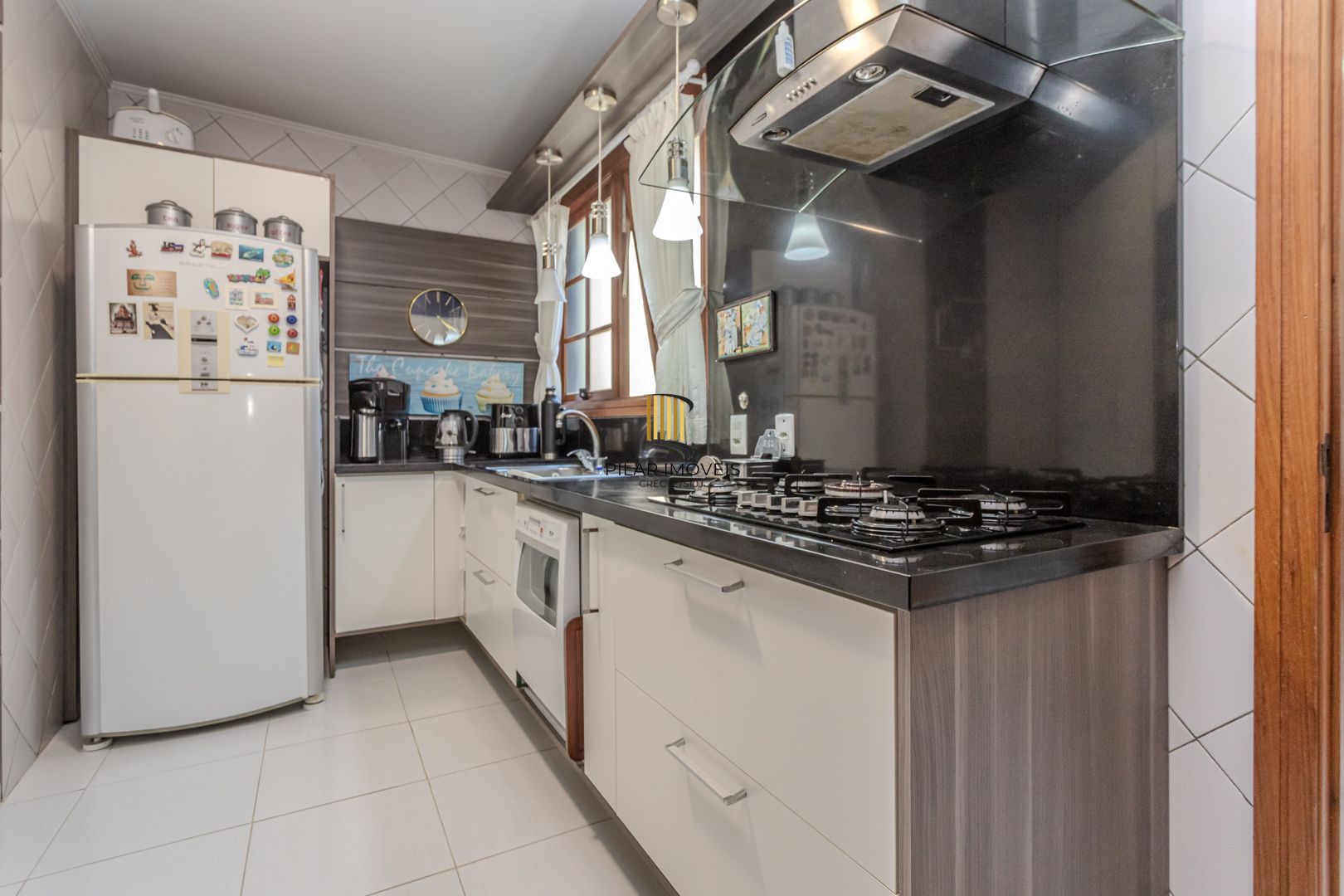 Cobertura duplex no bairro Petrópolis de 3 dormitórios vaga e terraço