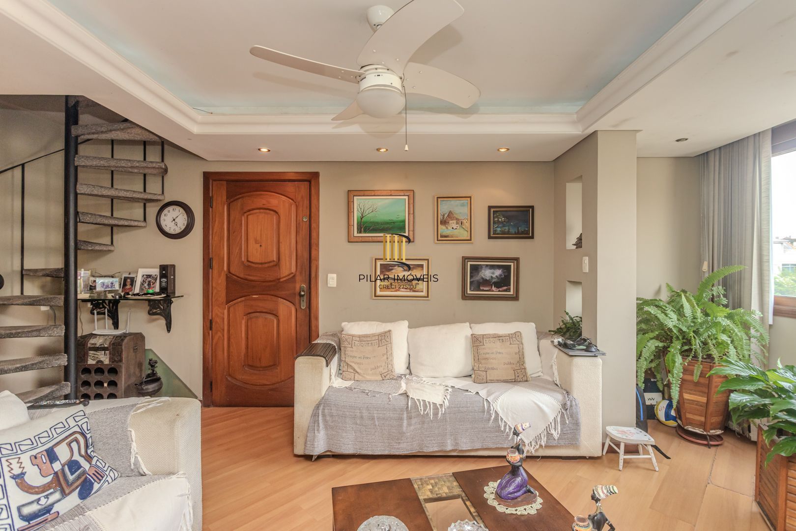 Cobertura no Menino Deus de 3 dormitórios e vaga