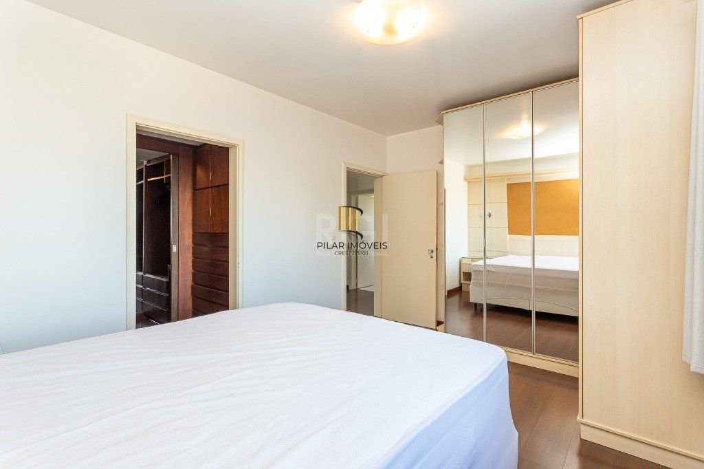 Apartamento no bairro Higienópolis com 190m² de 3 dormitórios e 2 vagas