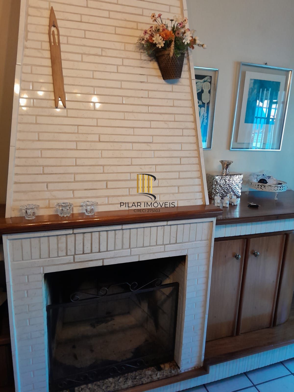 Casa sobrado a Venda de 5 Quartos, 1 Suite e 4 Vagas de Garagem com 235M²privt.