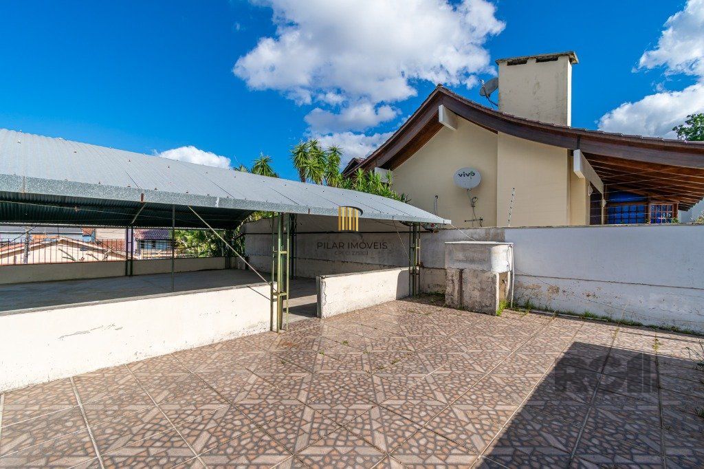 Casa no Sarandi de 2 dormitórios e 2 vagas
