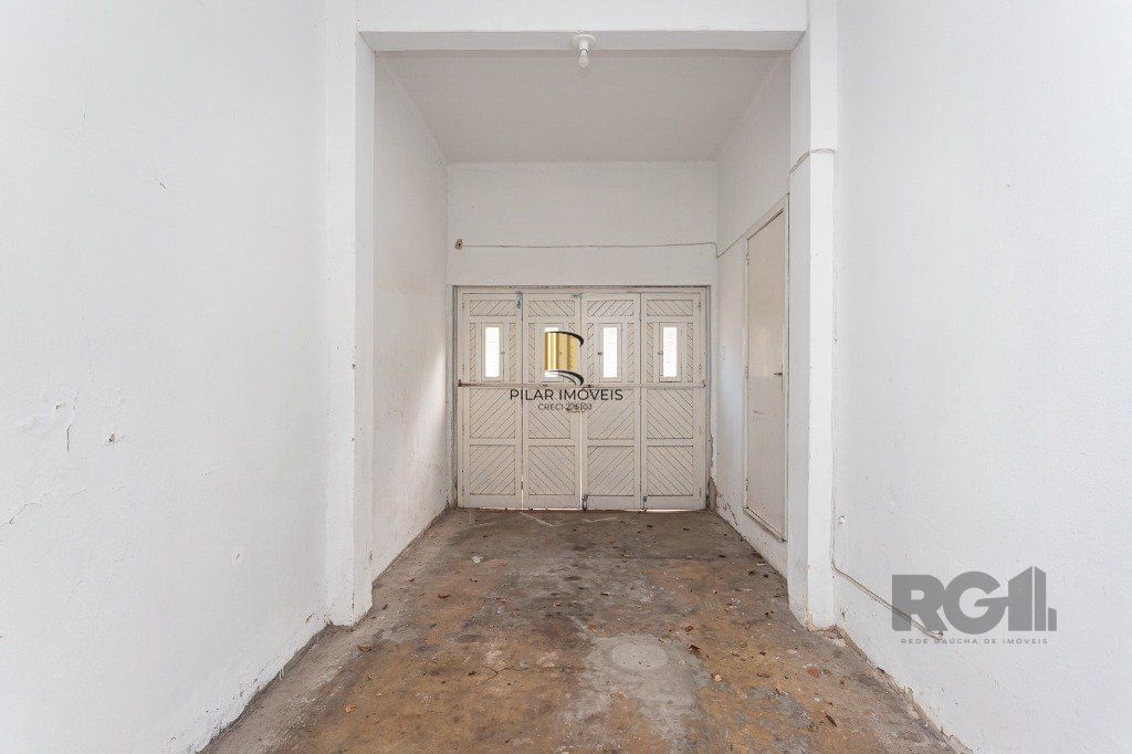 Casa Espaçosa de 3 Dormitórios à Venda no Bairro Moinhos De Vento!