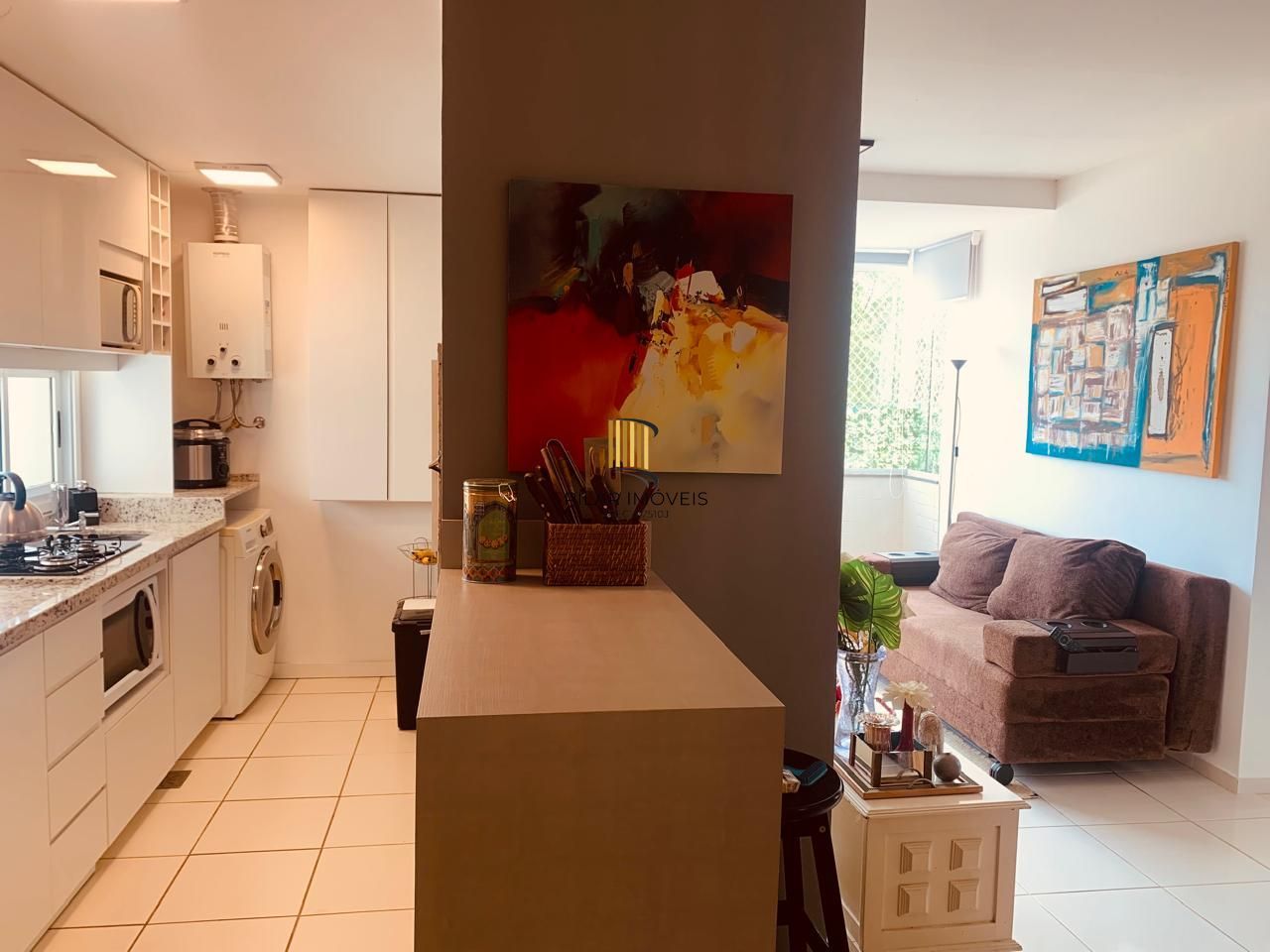 Apartamento no bairro Camaquã de 2 dormitórios vaga e infra