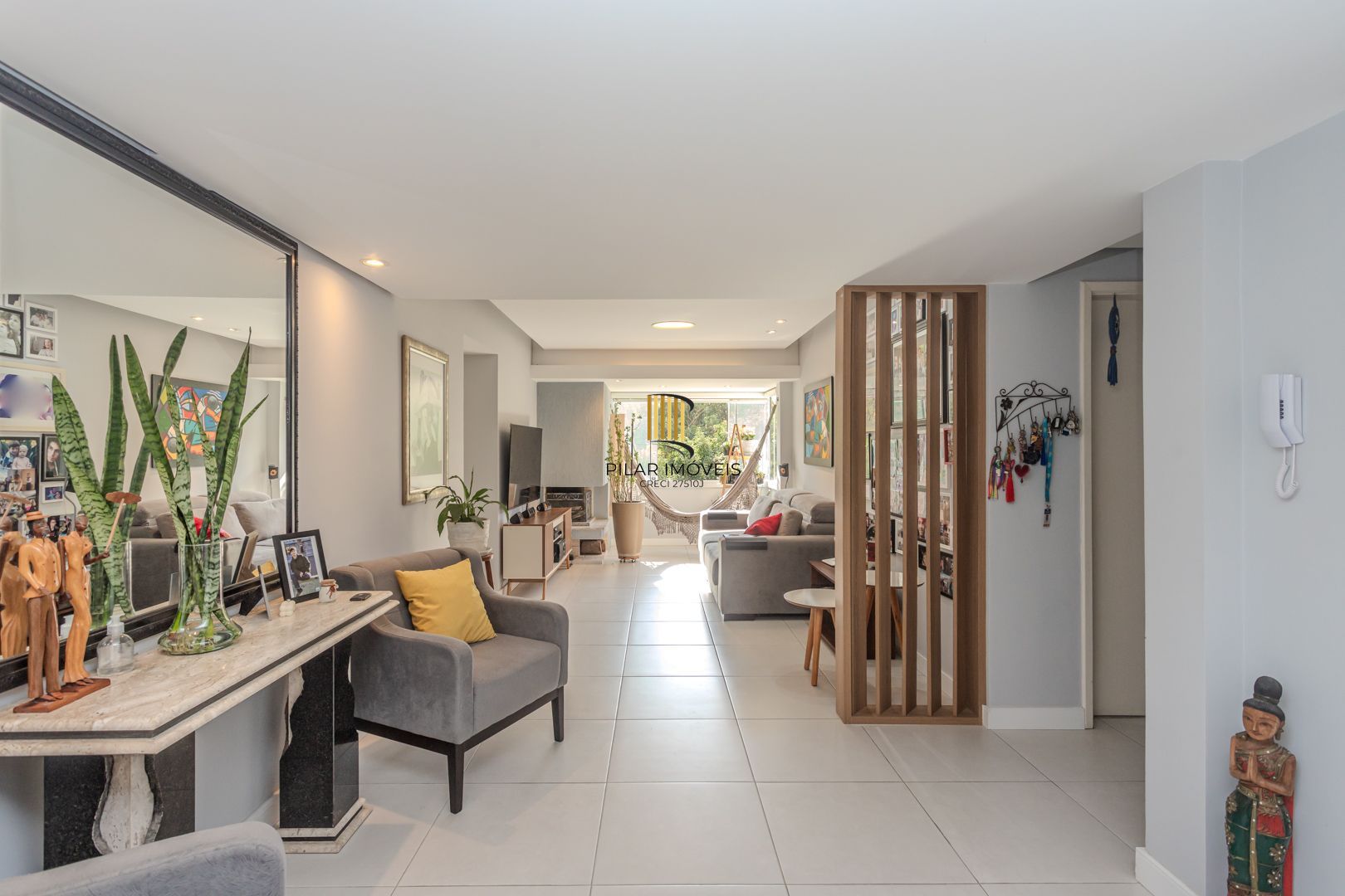 Apartamento diferenciado no bairro Nonoai de 3 dormitórios 2 vagas e infra