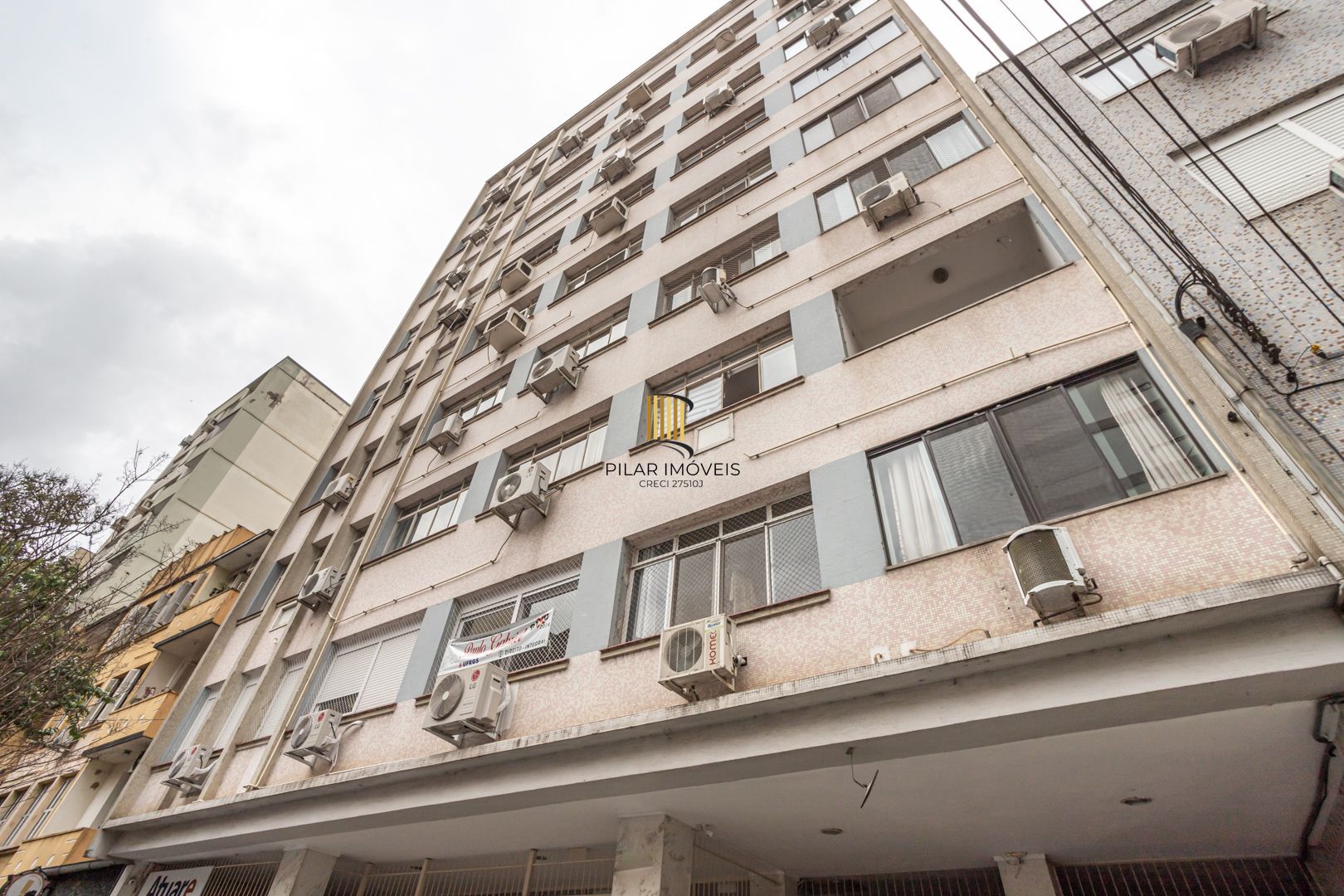 Apartamento no Centro de 2 dormitórios e vaga