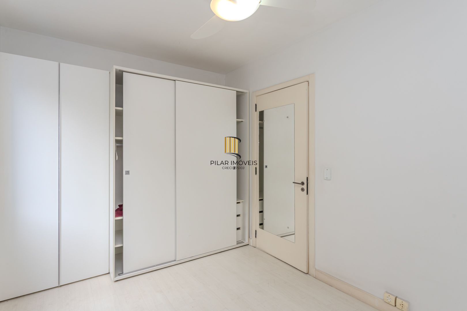 Apartamento no Moinhos de Vento de 3 dormitórios e vaga DESOCUPADO