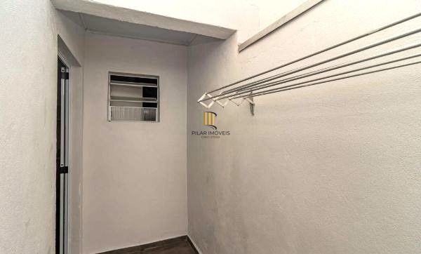 Casa no bairro Jardim Carvalho de 2 dormitórios e amplo pátio