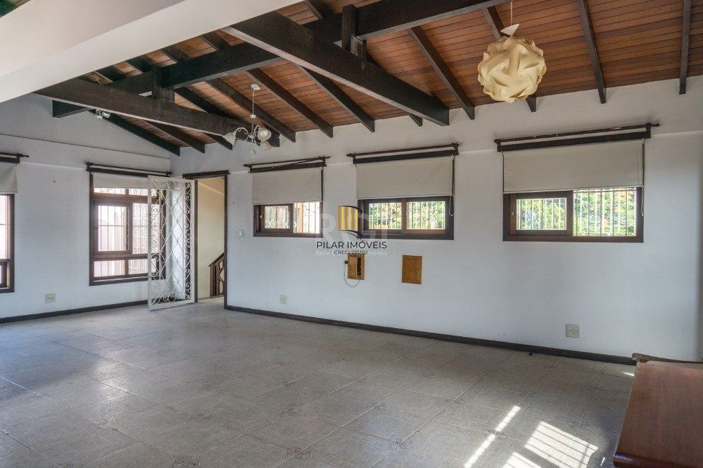 Casa para Venda de 5 dormitórios 3 vagas - bairro Chácara das Pedras