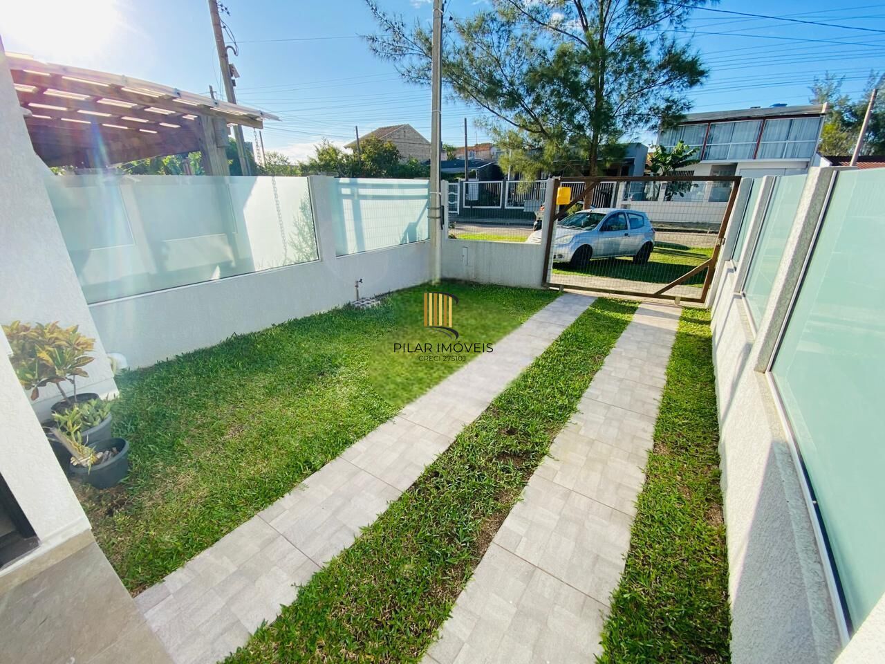 Casa 2 dormitórios no bairro Arco Íris