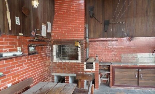 Casa no bairro Ipanema de 3 dormitórios e 2 vagas