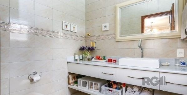 Casa sobrado no Jardim do Salso de 4 dormitórios e 3 vagas