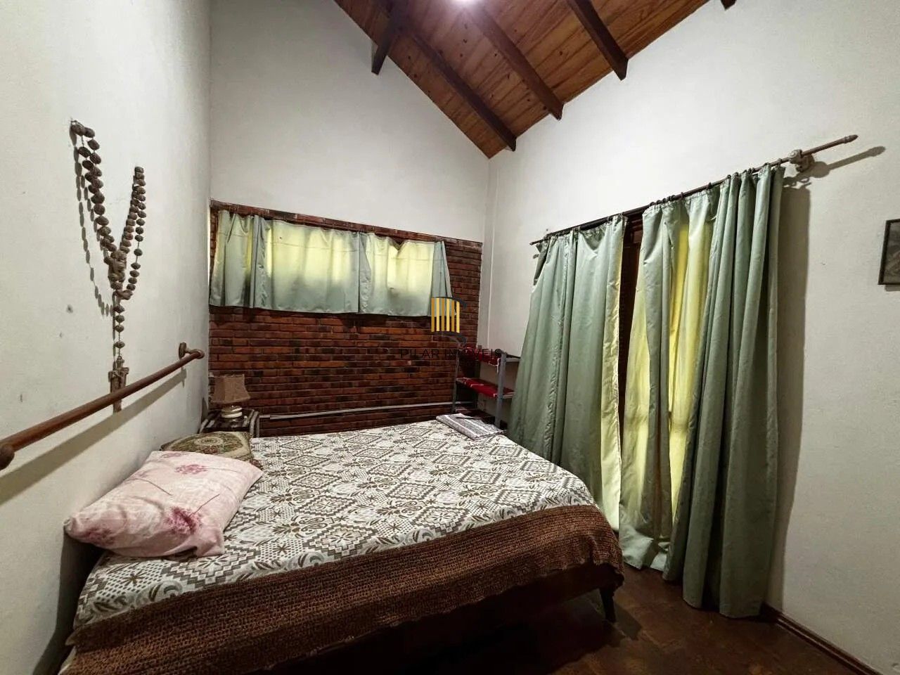 Sítio 6 dormitórios no bairro Fiuza