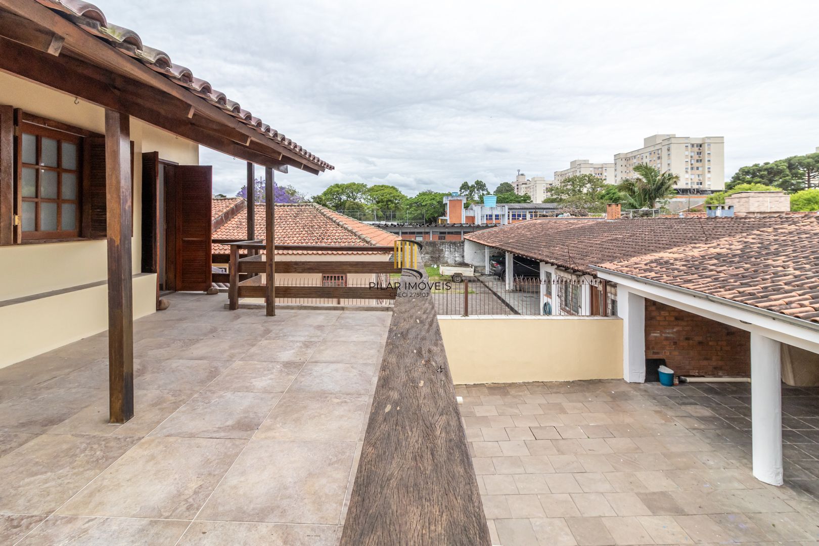 Casa no bairro Sarandi com 4 dormitórios e 4 vagas