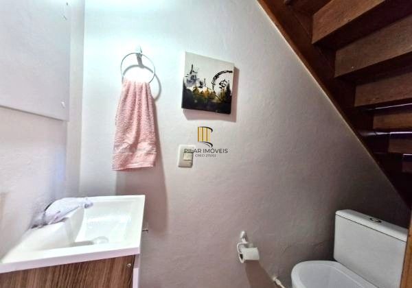 Casa em Condomínio no Humaitá de 2 dormitórios vaga e infra