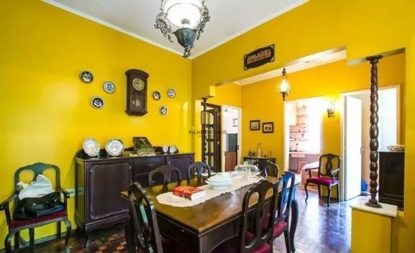 Casa sobrado no Petrópolis com 7 dormitórios e 4 vagas