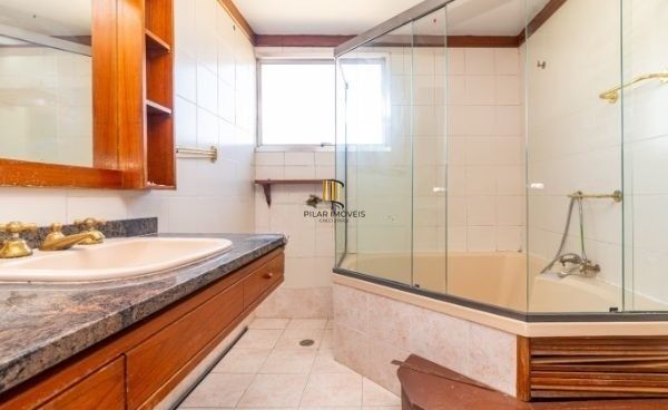 Cobertura no bairro Higienópolis de 4 dormitórios  4 vagas e piscina DESOCUPADA