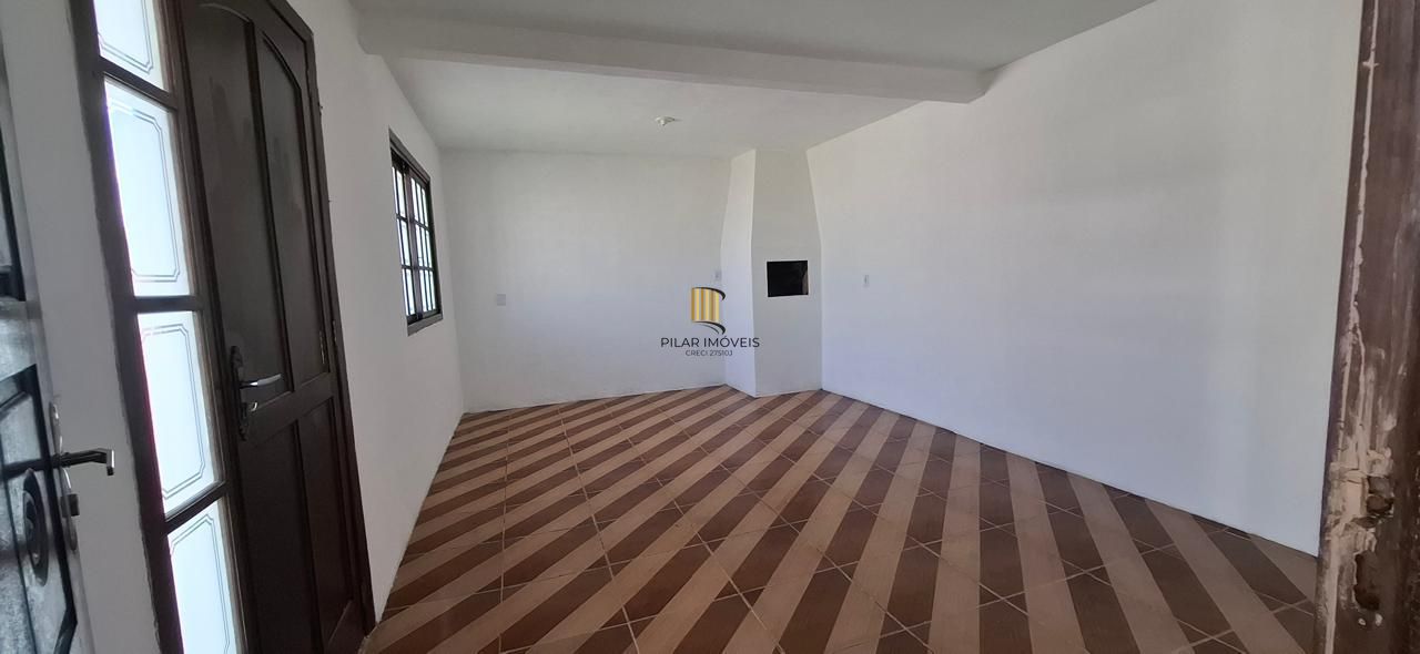 Casa em Canoas de 2 dormitórios DESOCUPADA