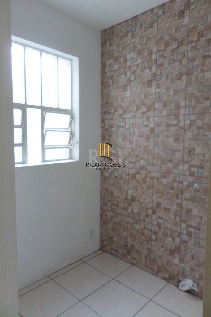 Apartamento no bairro santa Cecília de 2 dormitórios desocupado