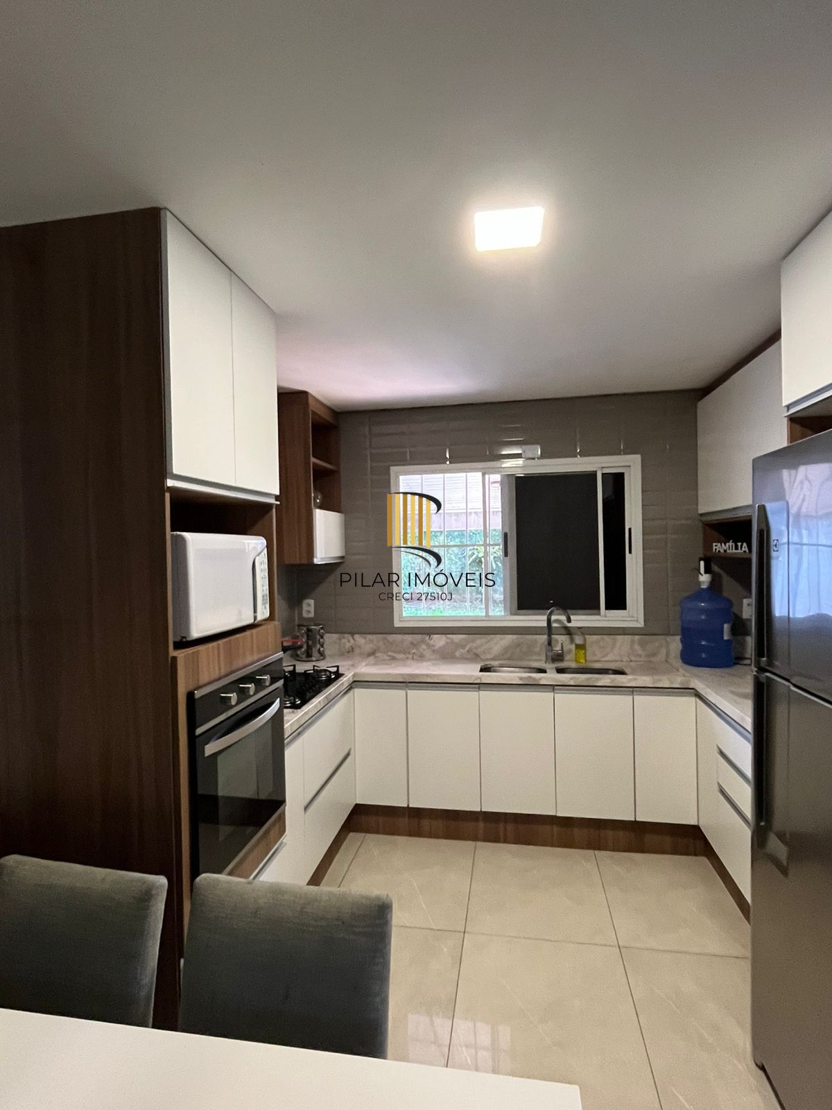 Casa no bairro Três Figueiras II em Viamão de 2 dormitórios e pátio com piscina