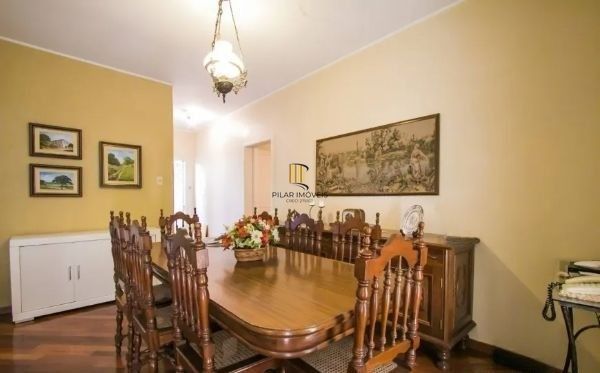 Casa sobrado no Petrópolis com 7 dormitórios e 4 vagas