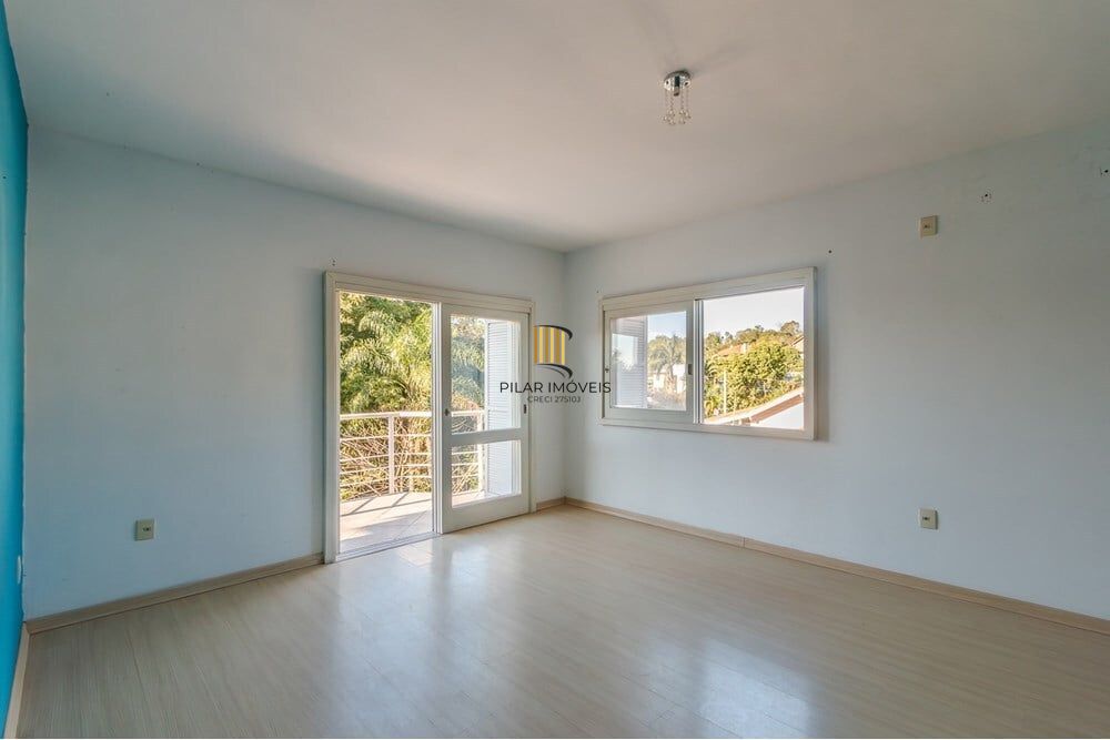 Casa de Condomínio com 3 Quartos à venda, 310m² - Vila Elsa