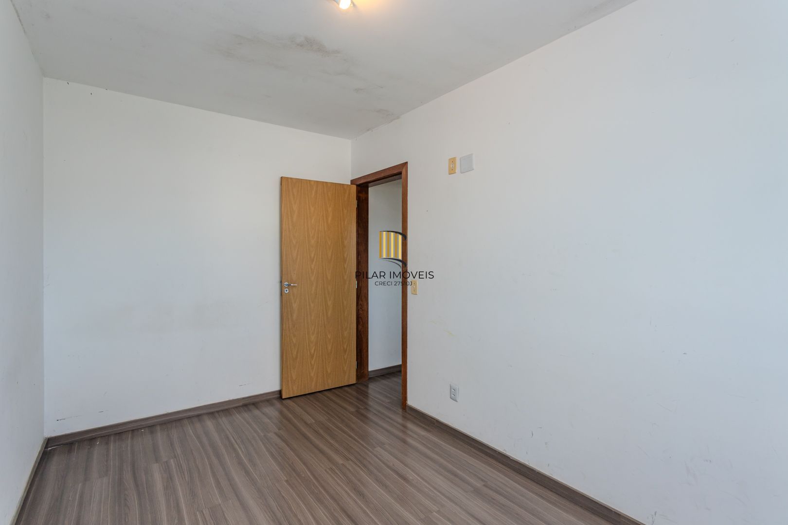 Apartamento na Cavalhada de 2 dormitórios e vaga DESOCUPADO