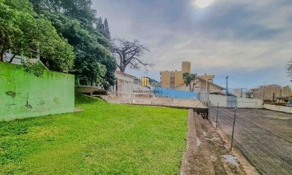 Casa em condomínio no bairro Santo Antômnio de 4 dormitórios e 2 vagas