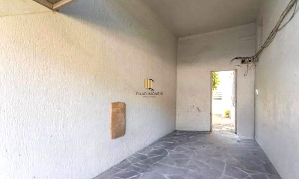 Casa no bairro Jardim Sabará de 4 dormitórios e 3 vagas DESOCUPADA