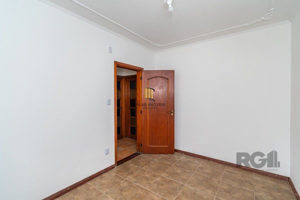 Casa no Jardim Itu com 5 dormitórios e 2 vagas e piscina