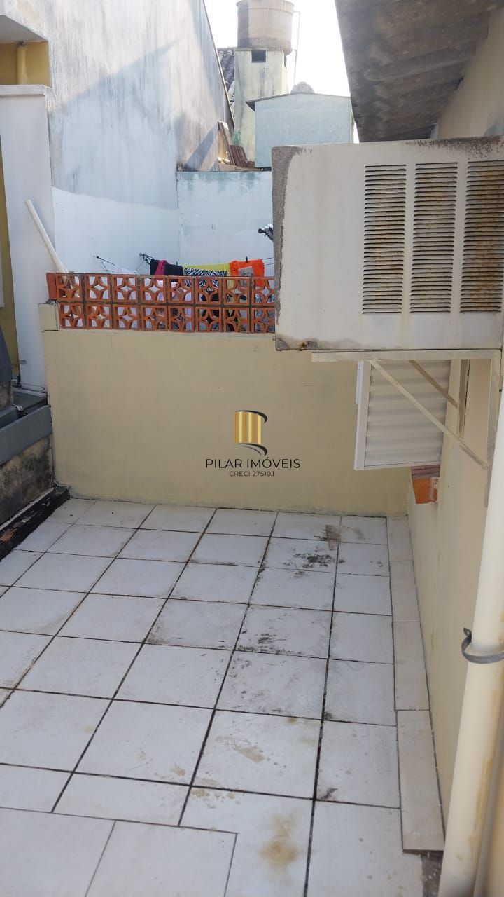 Casa em Condomínio de 2 dormitórios e vaga na Glória